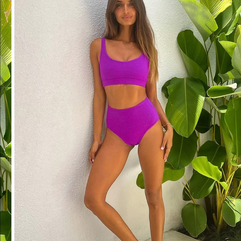Infamous Swin- Gia Top  Size L
